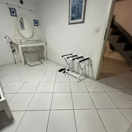 Simple Room In Luxembourg City Bagian luar foto