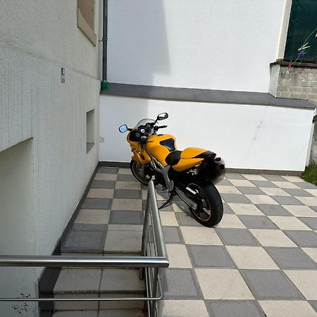 Simple Room In Luxembourg City Bagian luar foto
