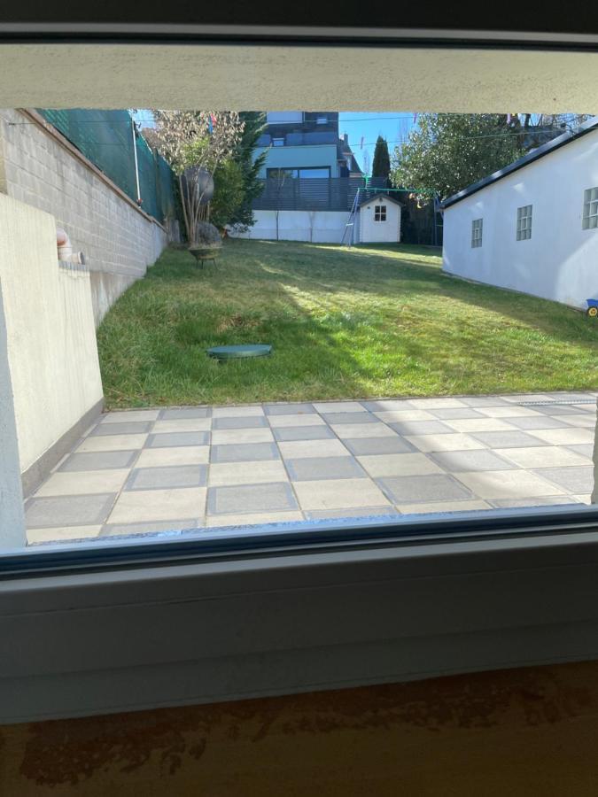 Simple Room In Luxembourg City Bagian luar foto
