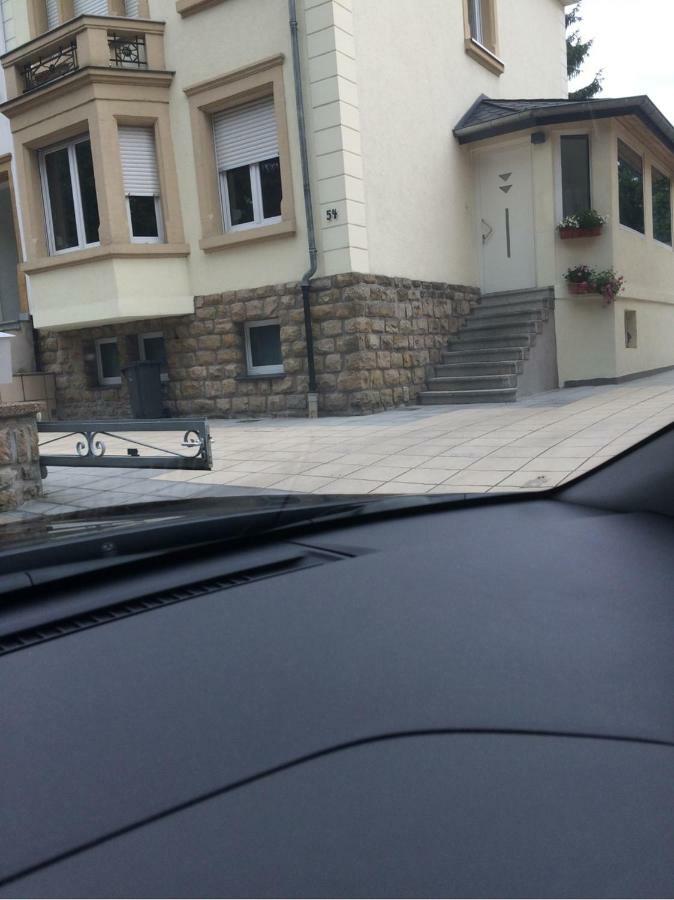 Simple Room In Luxembourg City Bagian luar foto